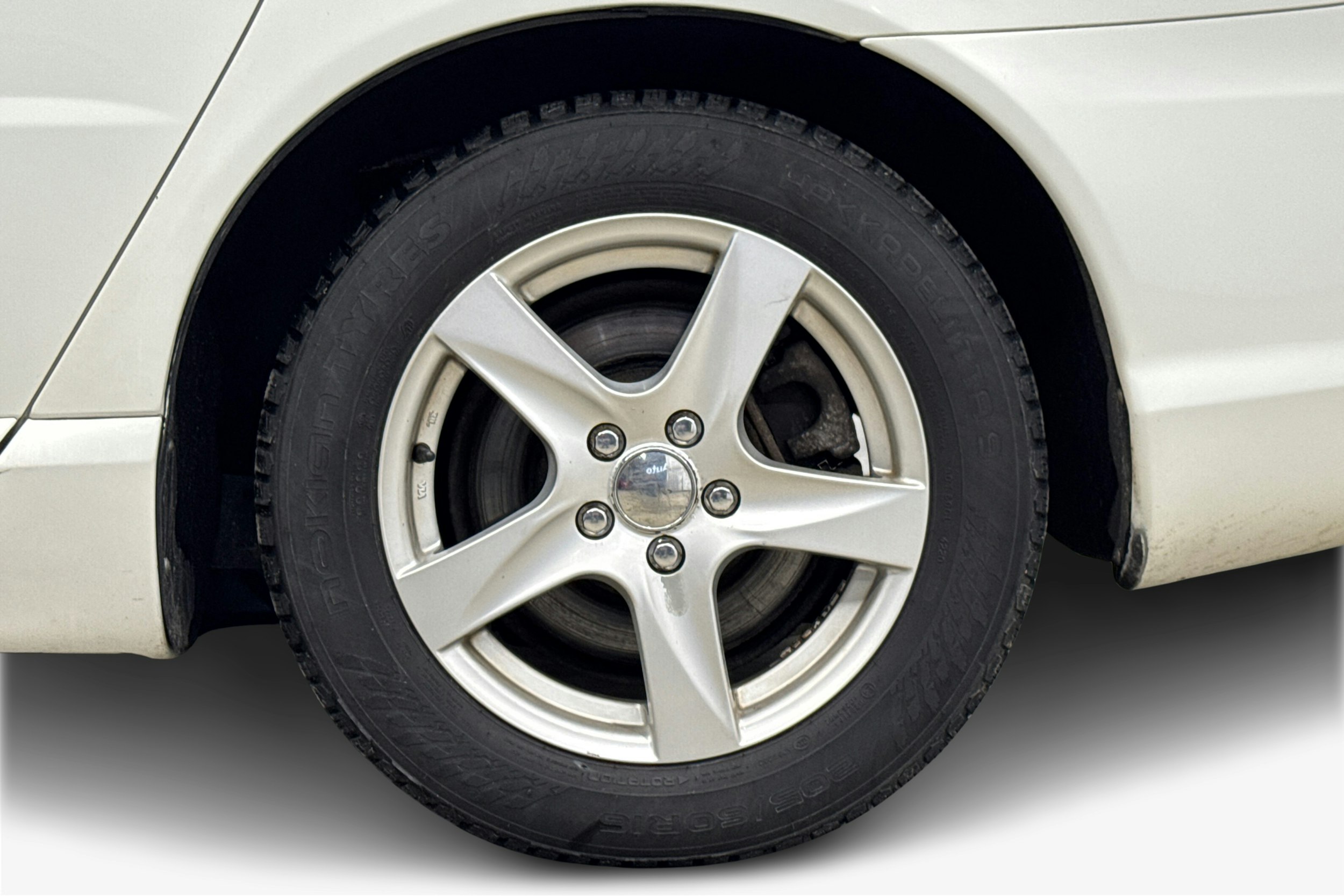 valkoinen Volvo V70 2013 kuva 11.