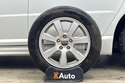 valkoinen Volvo V70 2013 kuva 13.