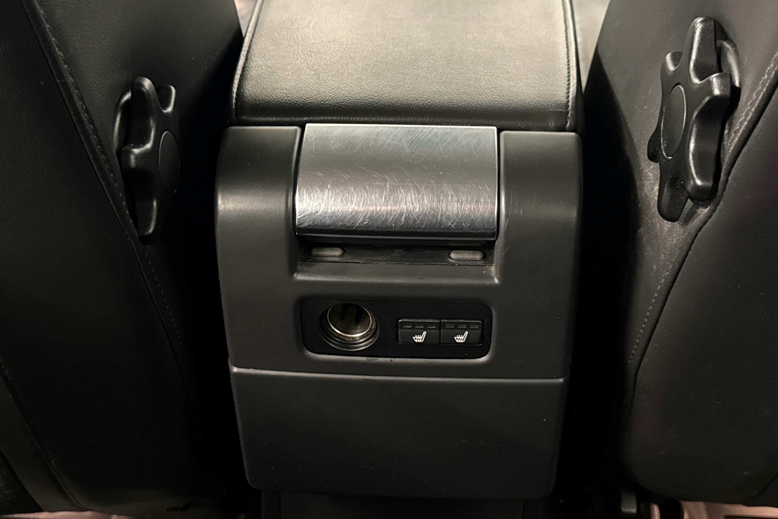 valkoinen Volvo V70 2013 kuva 29.