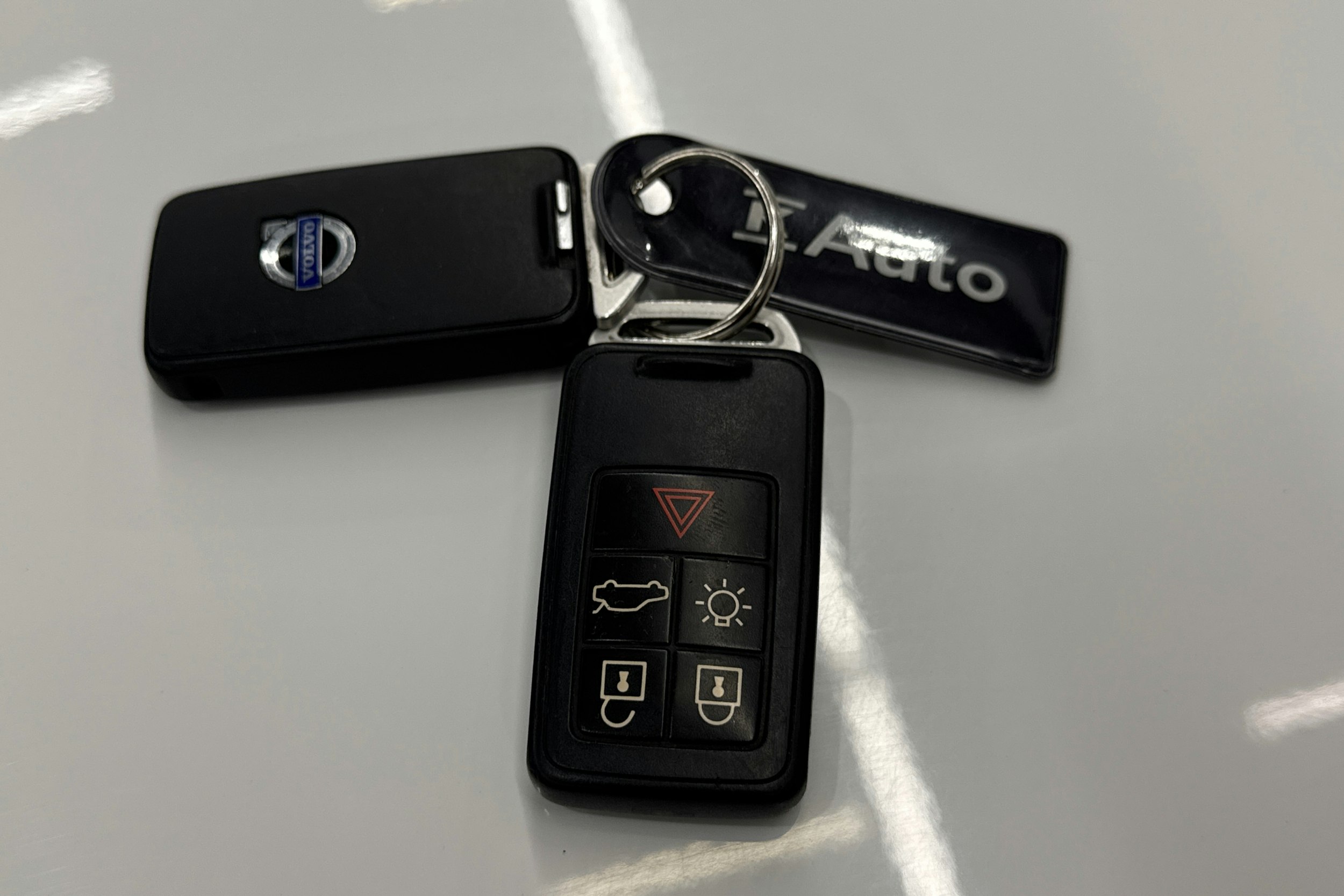 valkoinen Volvo V70 2013 kuva 31.