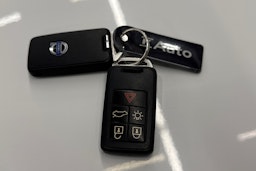 valkoinen Volvo V70 2013 kuva 31.