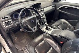 valkoinen Volvo V70 2013 kuva 7.