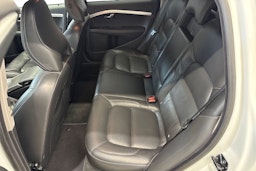 valkoinen Volvo V70 2013 kuva 10.