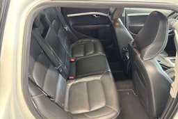 valkoinen Volvo V70 2013 kuva 11.