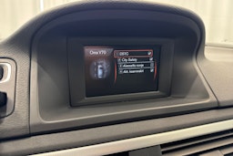 valkoinen Volvo V70 2013 kuva 26.