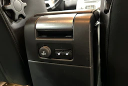 valkoinen Volvo V70 2014 kuva 12.