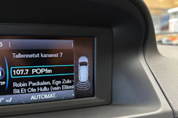 valkoinen Volvo V70 2014 kuva 16.