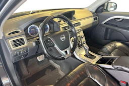 Musta Volvo V70 2013 kuva 6.