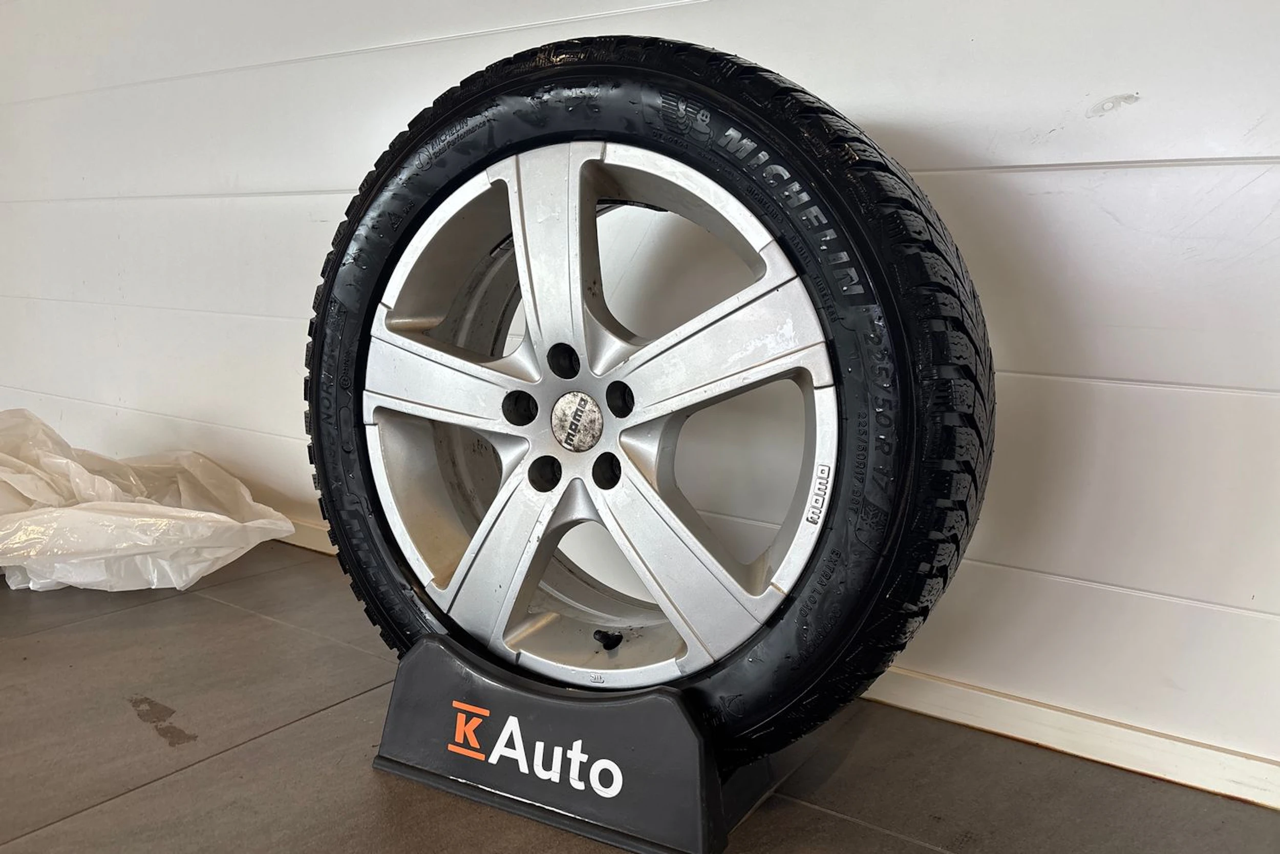 Musta Volvo V70 2013 kuva 10.