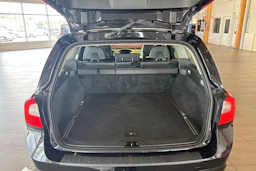 Musta Volvo V70 2013 kuva 11.
