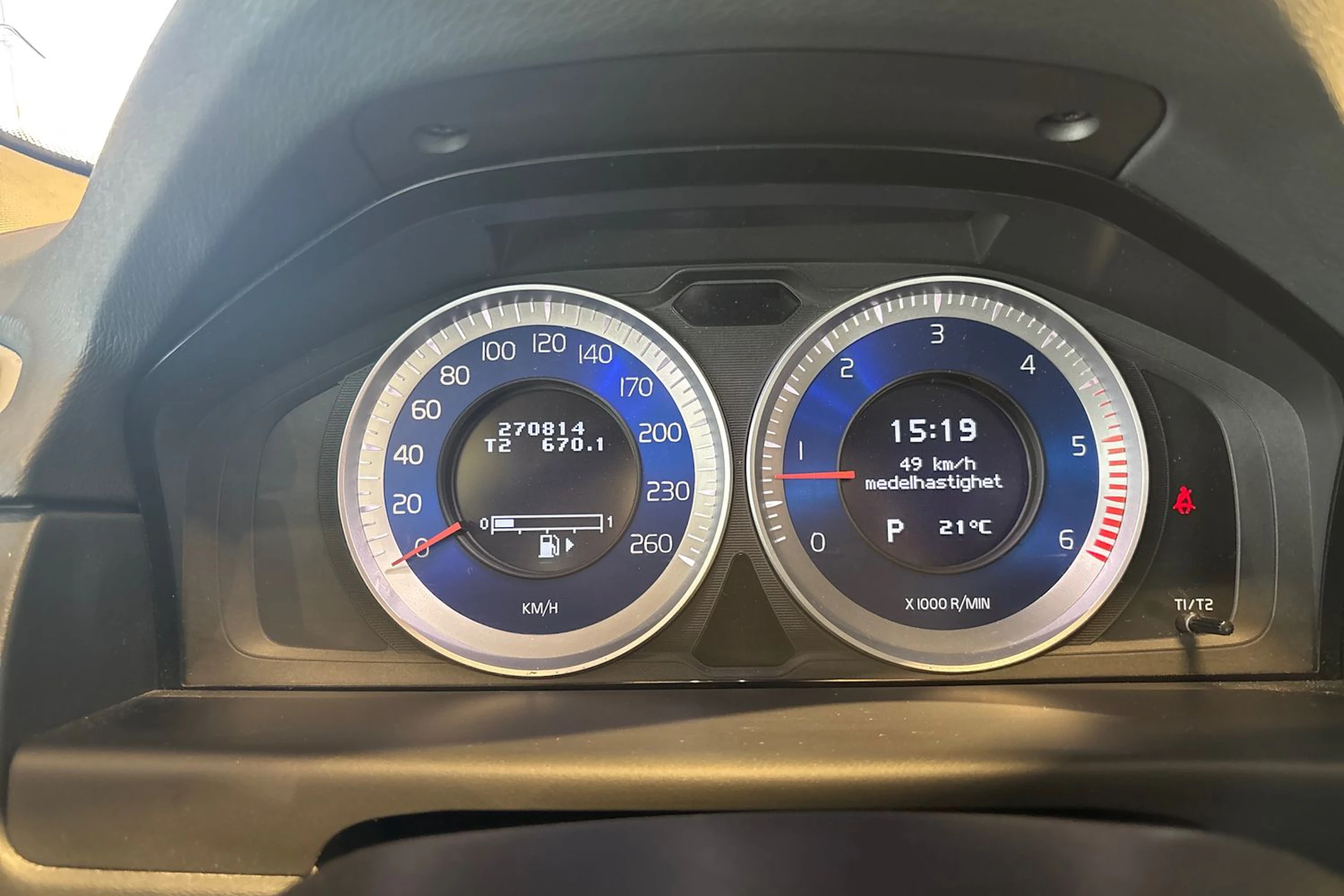Musta Volvo V70 2013 kuva 12.