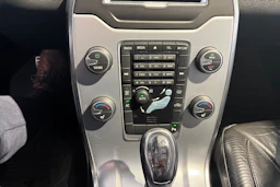 Musta Volvo V70 2013 kuva 19.