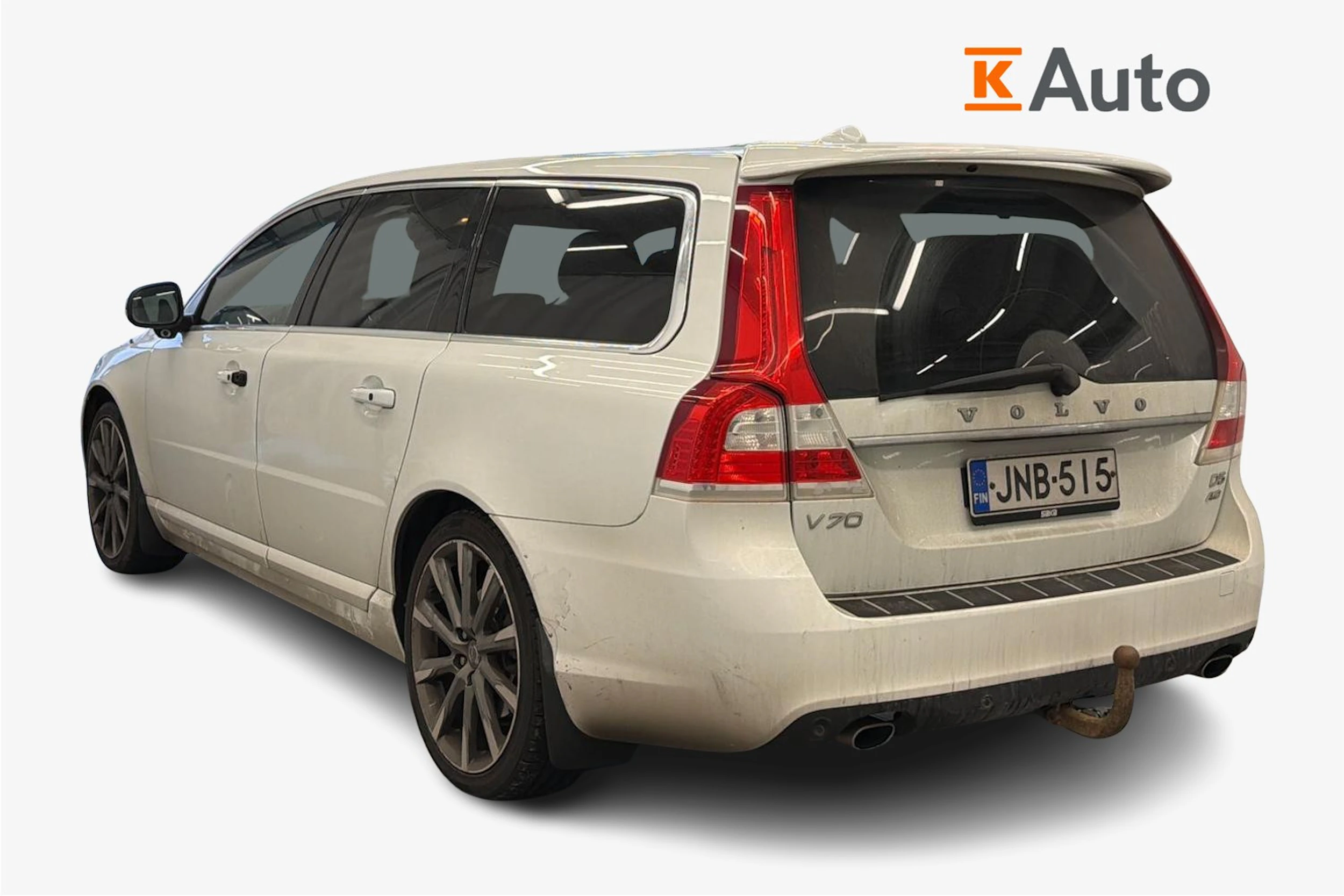 valkoinen Volvo V70 2013 kuva 2.