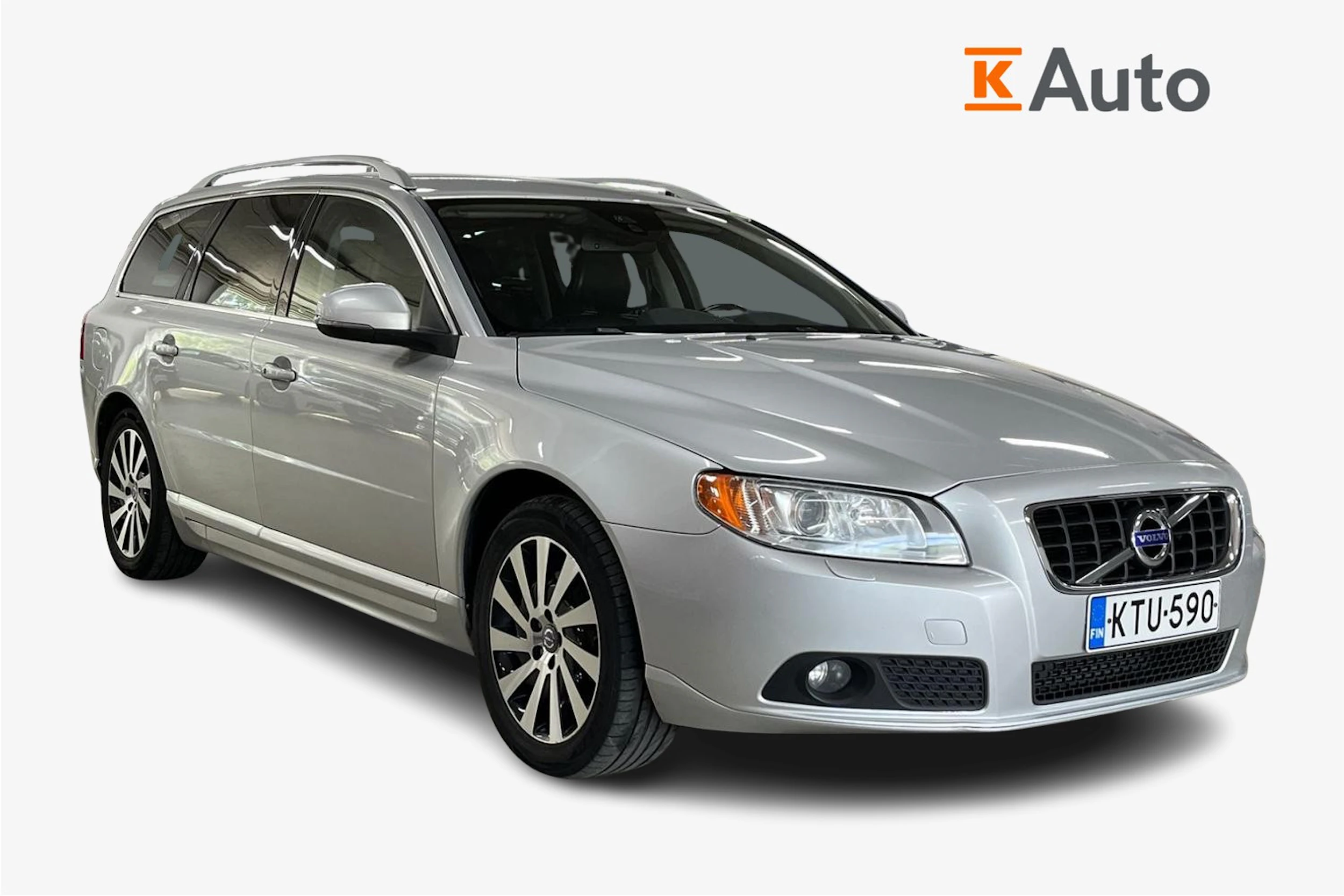Harmaa Volvo V70 2013 kuva 1.