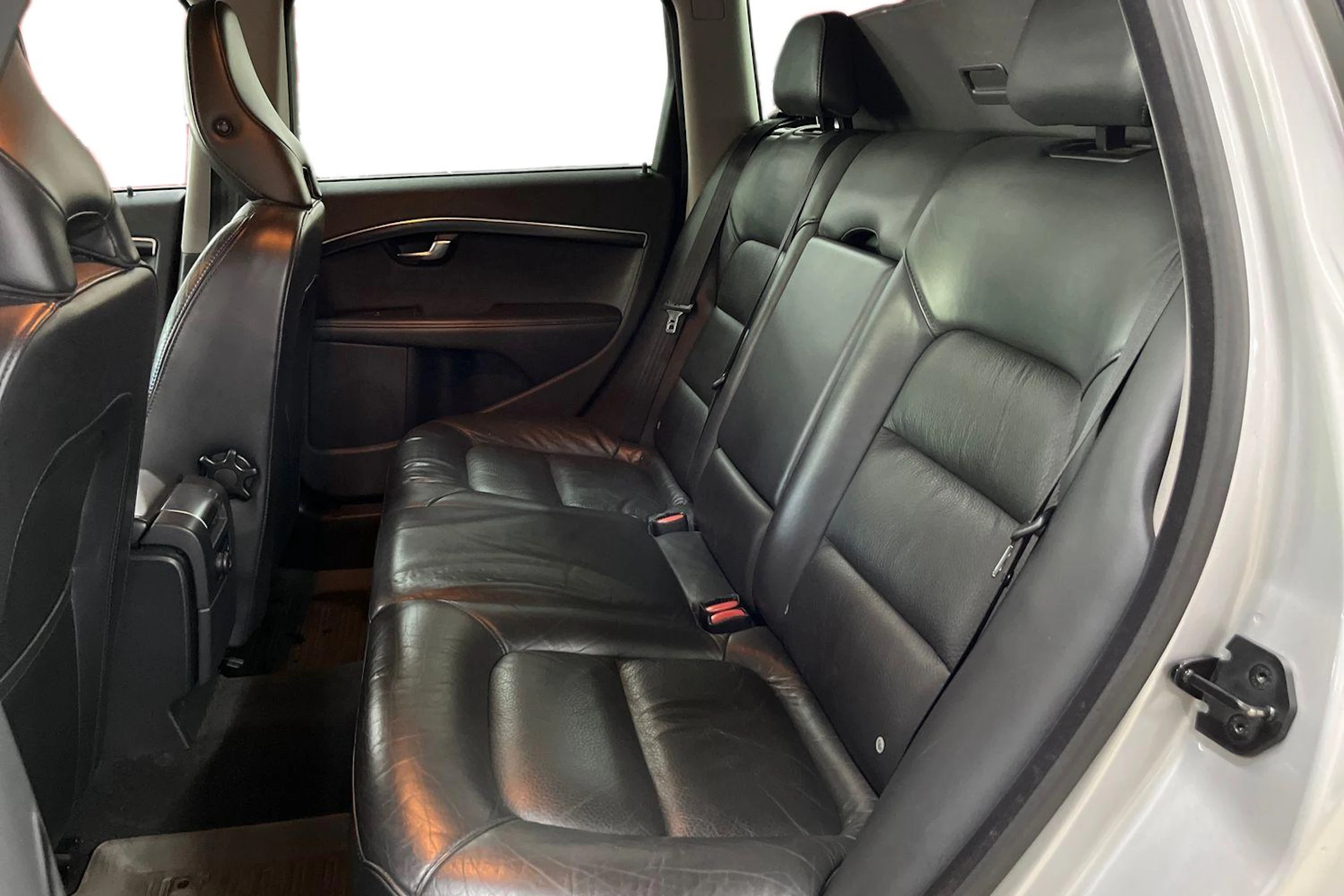 Harmaa Volvo V70 2013 kuva 8.