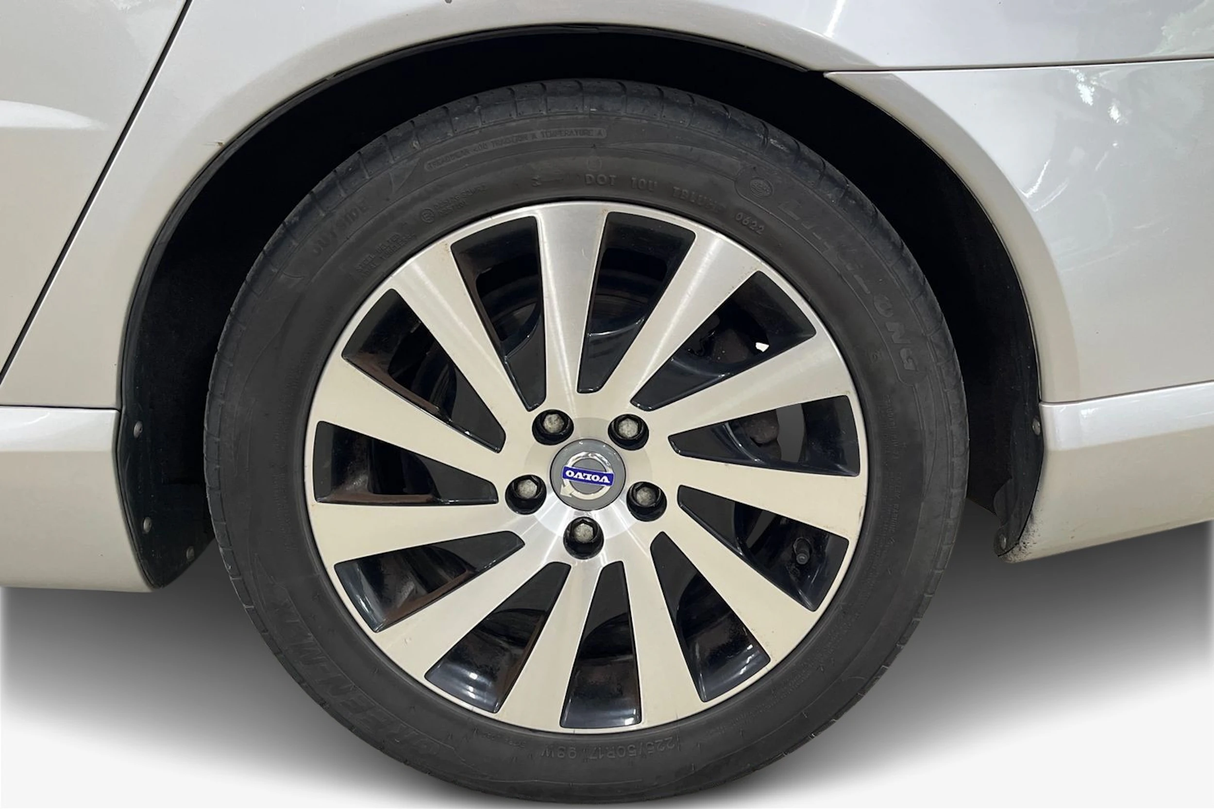 Harmaa Volvo V70 2013 kuva 9.