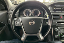 Harmaa Volvo V70 2013 kuva 17.