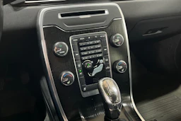 Harmaa Volvo V70 2013 kuva 18.