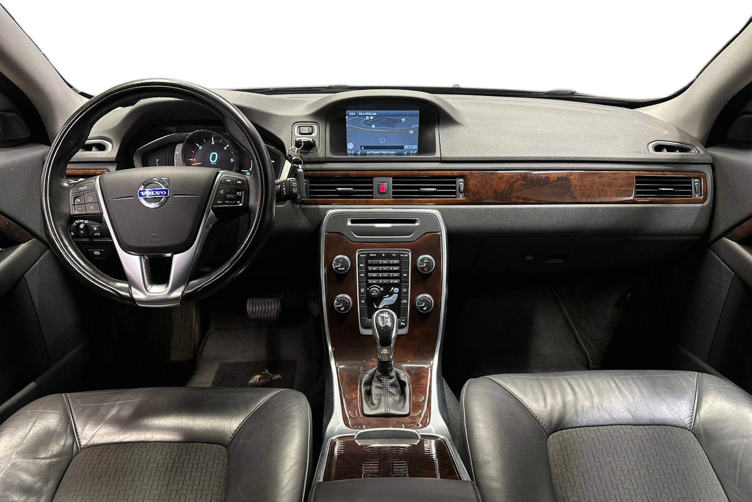 sininen Volvo V70 2014 kuva 7.