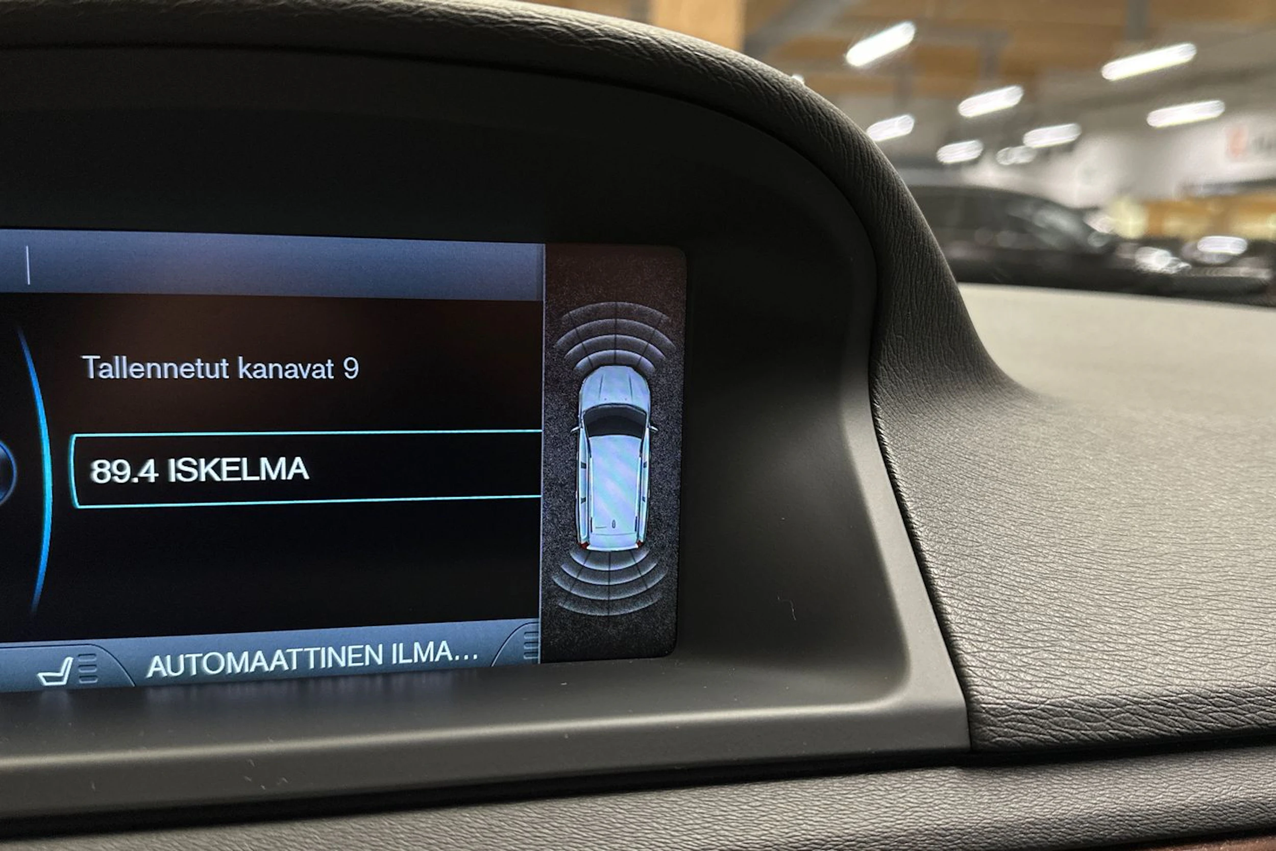 sininen Volvo V70 2014 kuva 16.