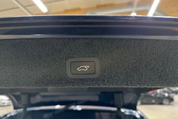 sininen Volvo V70 2014 kuva 27.