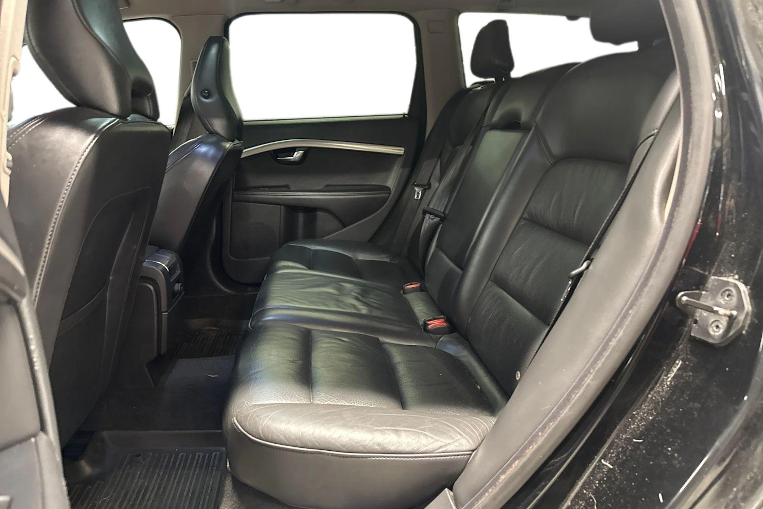 Musta Volvo V70 2013 kuva 8.