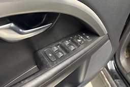 Musta Volvo V70 2013 kuva 14.