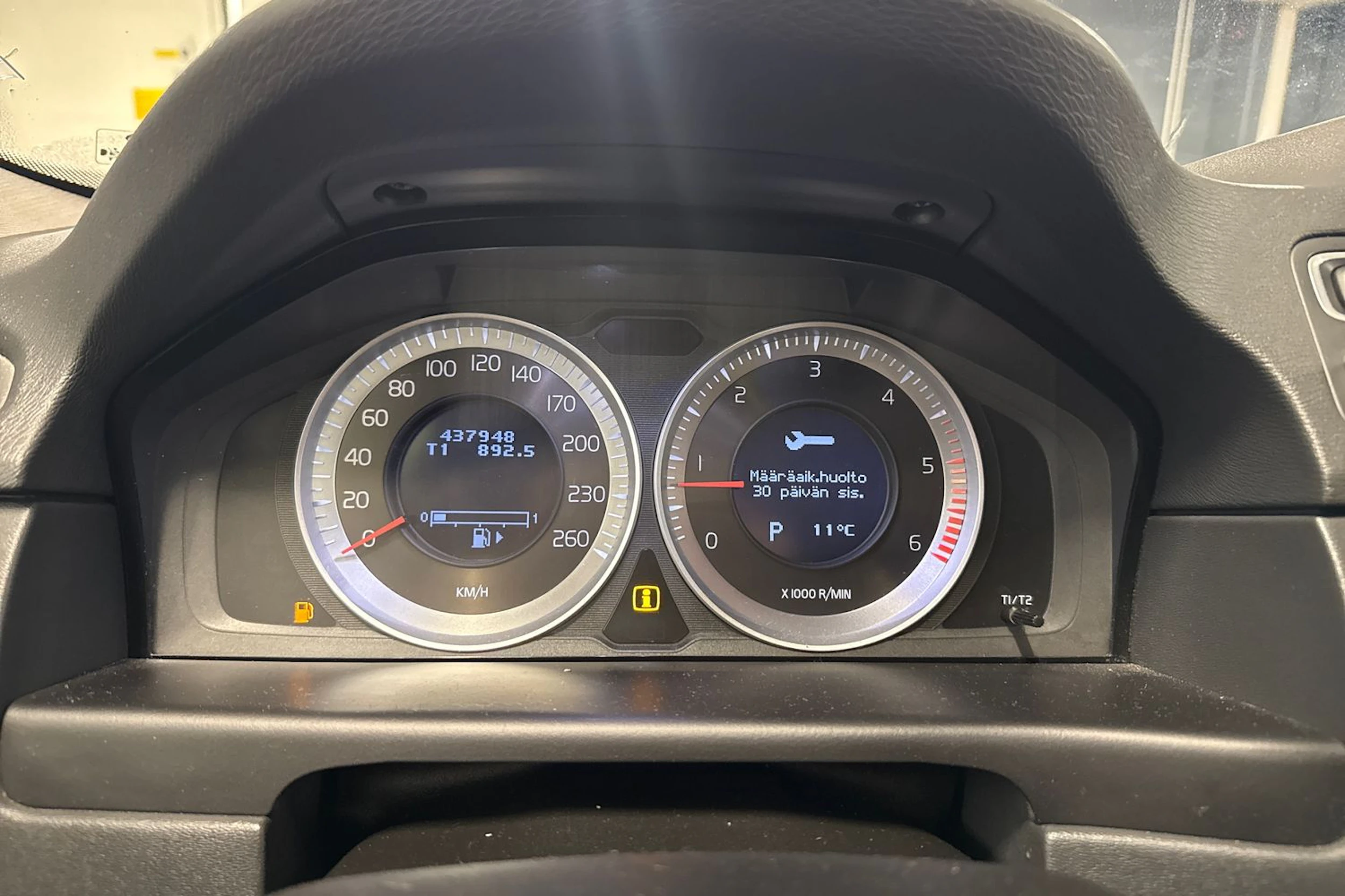 Musta Volvo V70 2013 kuva 17.