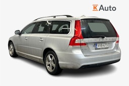 Harmaa Volvo V70 2013 kuva 2.