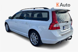 valkoinen Volvo V70 2013 kuva 2.