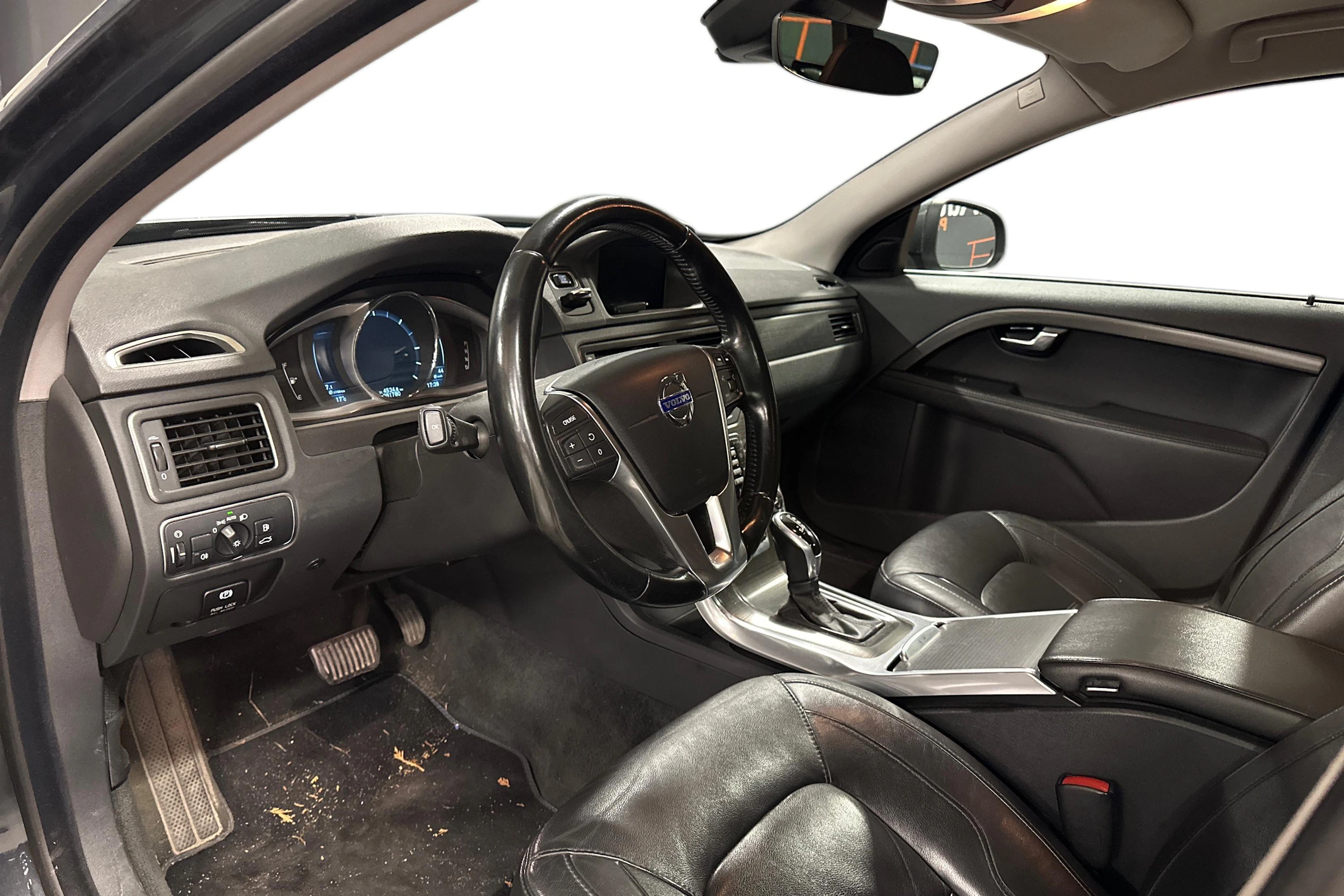 harmaa Volvo V70 2014 kuva 3.