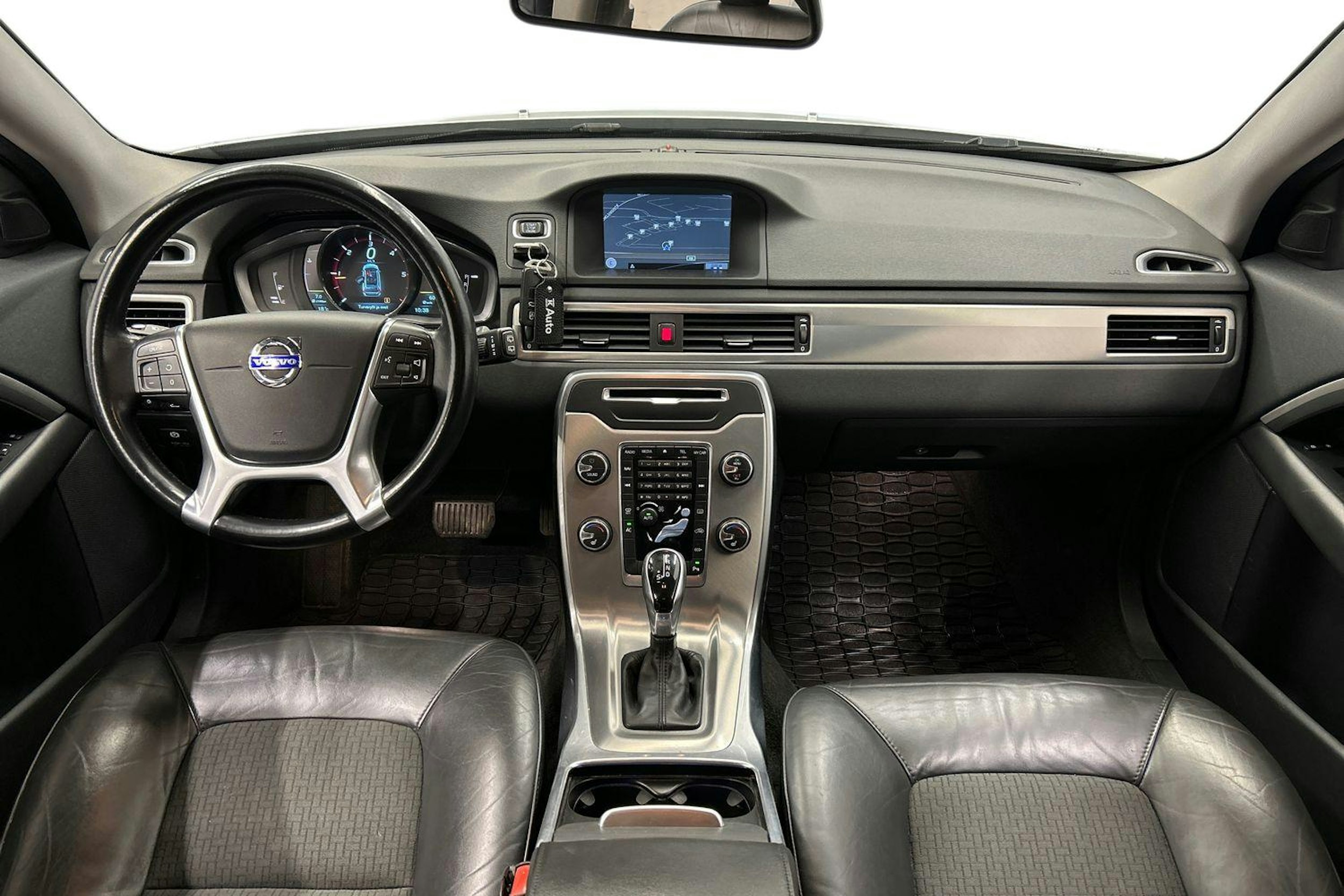 harmaa Volvo V70 2014 kuva 9.