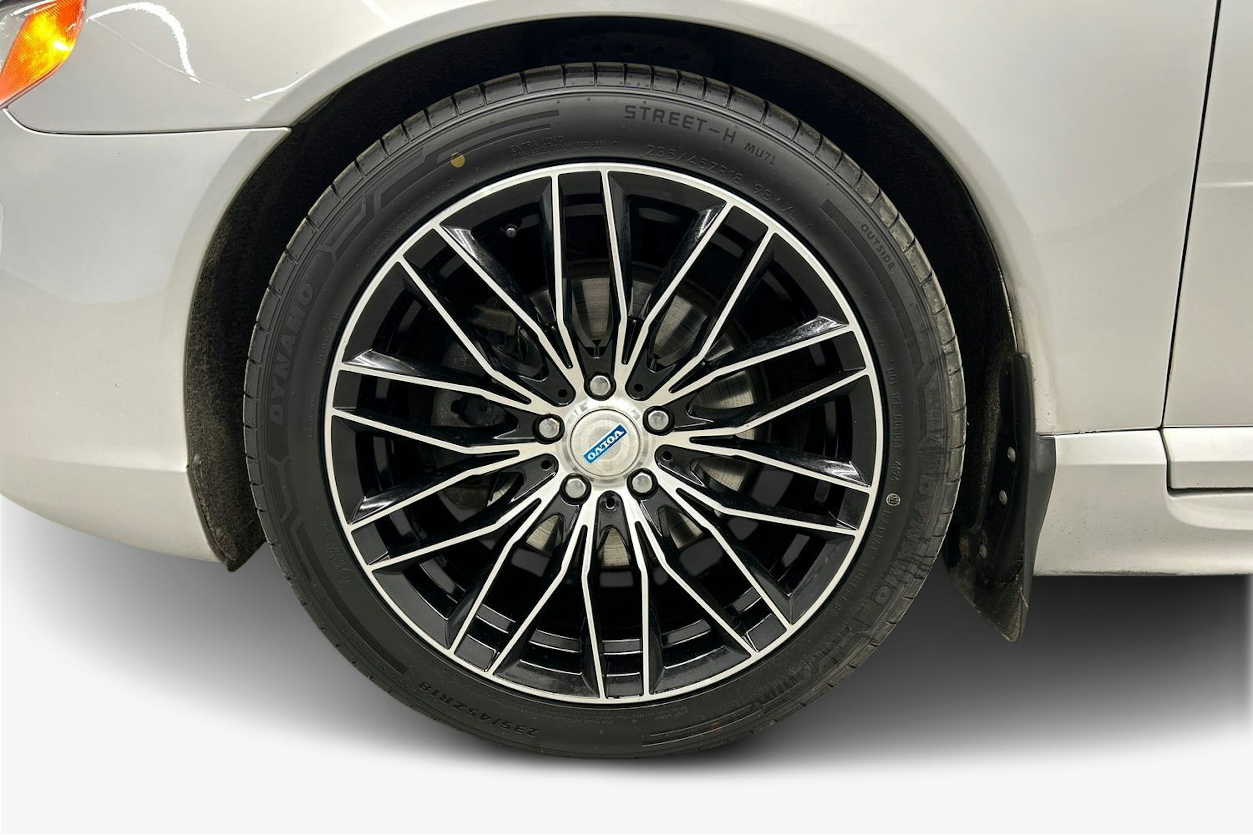 harmaa Volvo V70 2014 kuva 11.