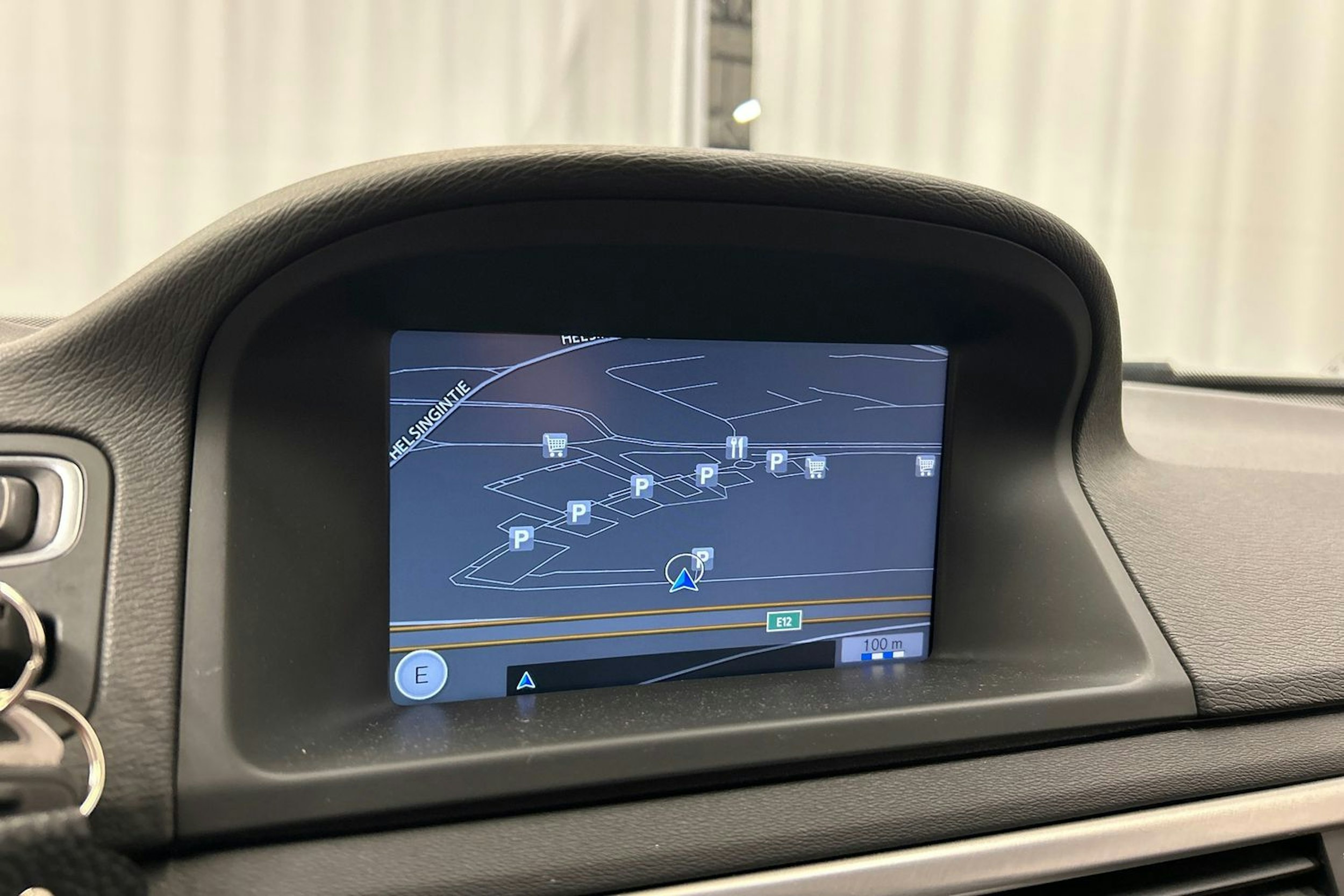 harmaa Volvo V70 2014 kuva 22.