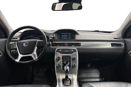punainen Volvo V70 2014 kuva 7.