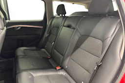 punainen Volvo V70 2014 kuva 8.
