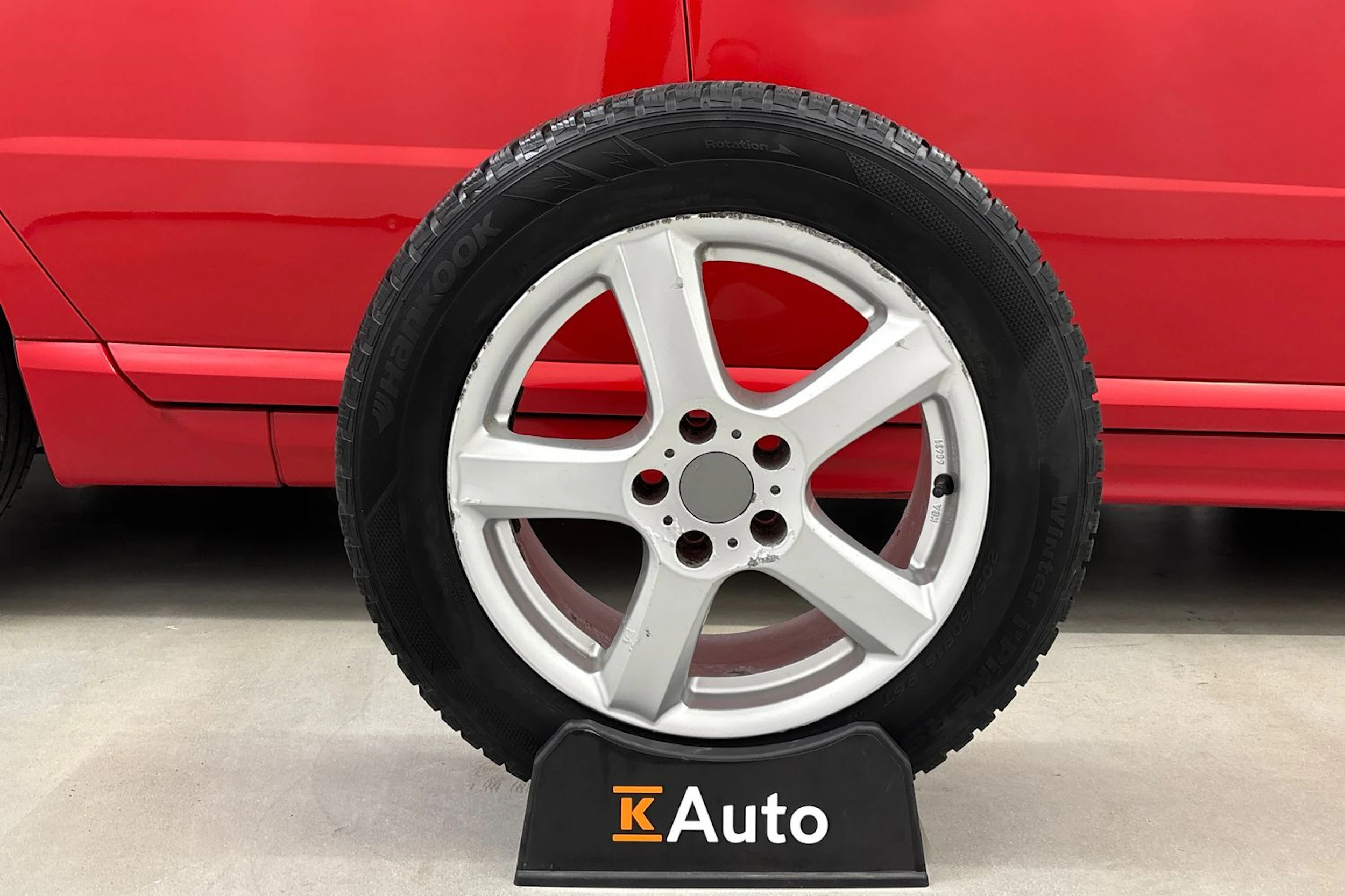 punainen Volvo V70 2014 kuva 10.