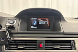 punainen Volvo V70 2014 kuva 20.