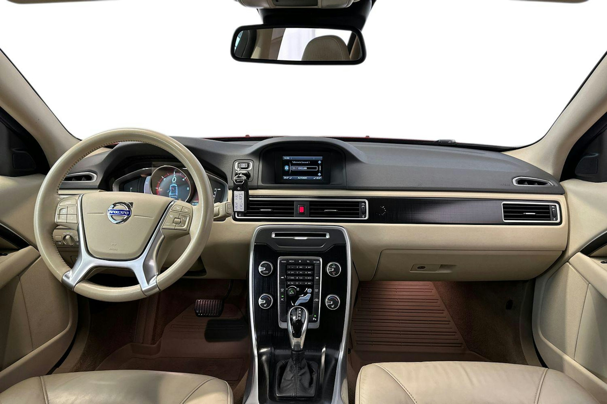 punainen Volvo V70 2014 kuva 9.