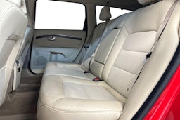 punainen Volvo V70 2014 kuva 10.