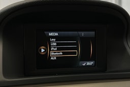 punainen Volvo V70 2014 kuva 24.