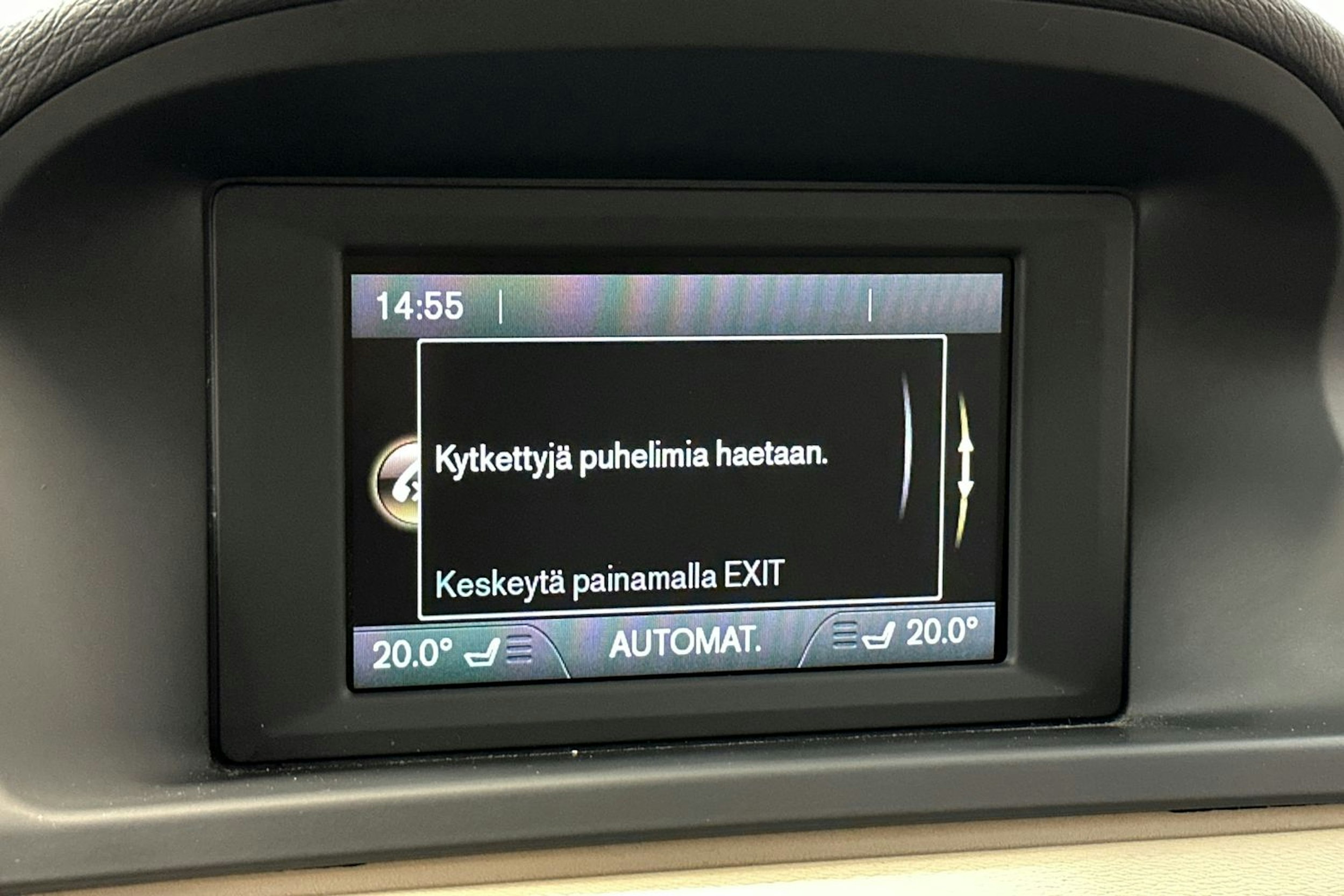 punainen Volvo V70 2014 kuva 25.