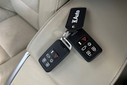 punainen Volvo V70 2014 kuva 28.