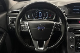 Harmaa Volvo V70 2015 kuva 14.