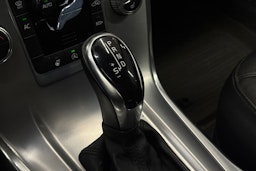 Harmaa Volvo V70 2015 kuva 23.