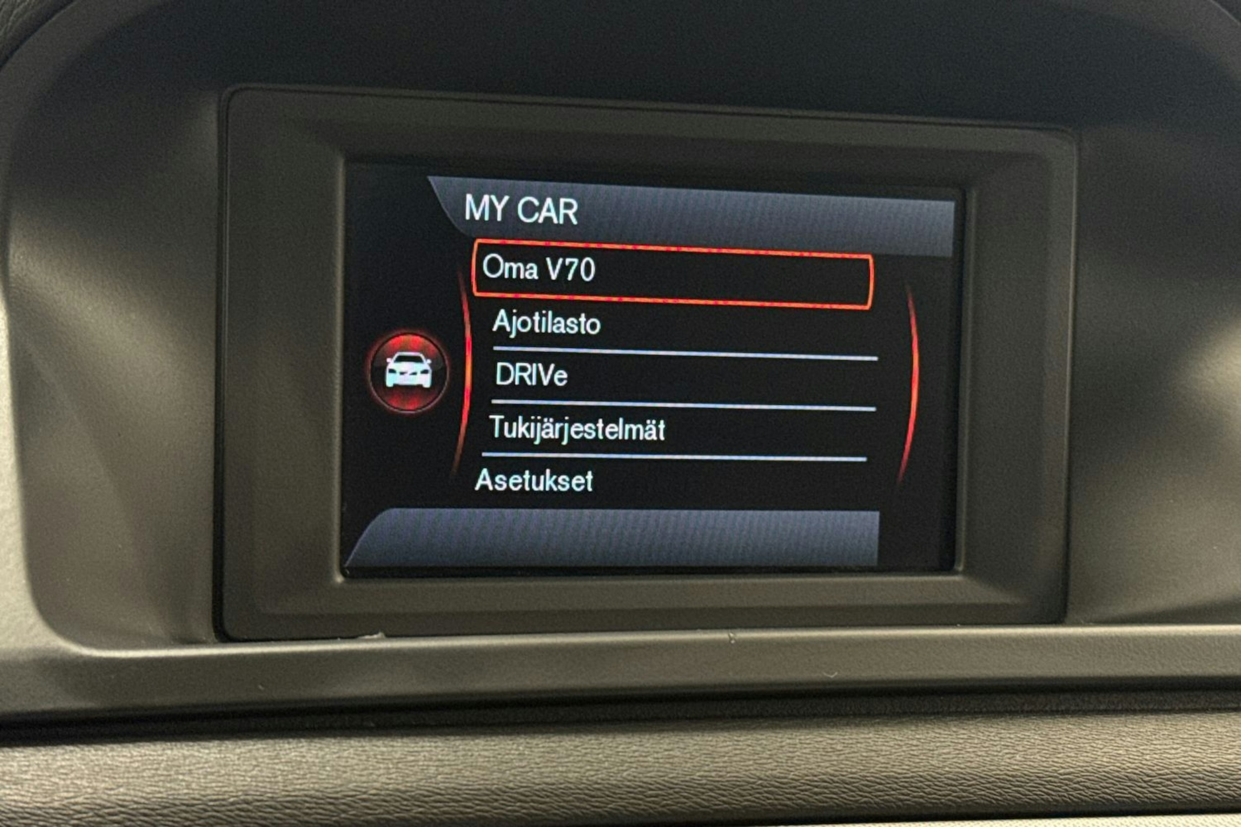 Harmaa Volvo V70 2015 kuva 28.