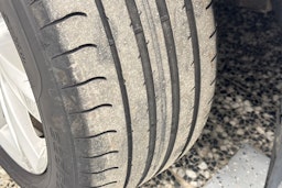 Harmaa Volvo V70 2015 kuva 39.