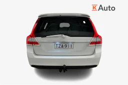 valkoinen Volvo V70 2014 kuva 6.