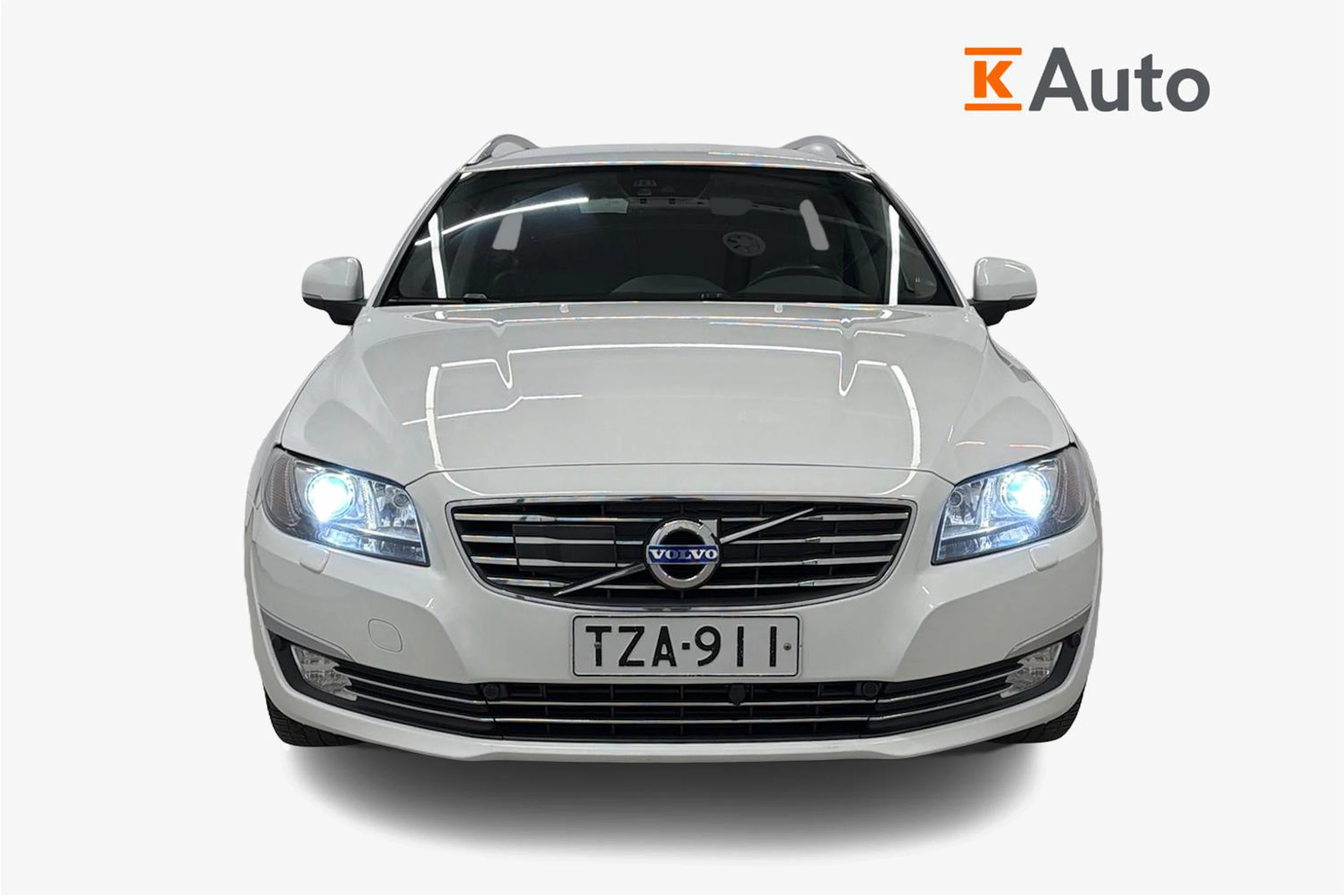 valkoinen Volvo V70 2014 kuva 7.