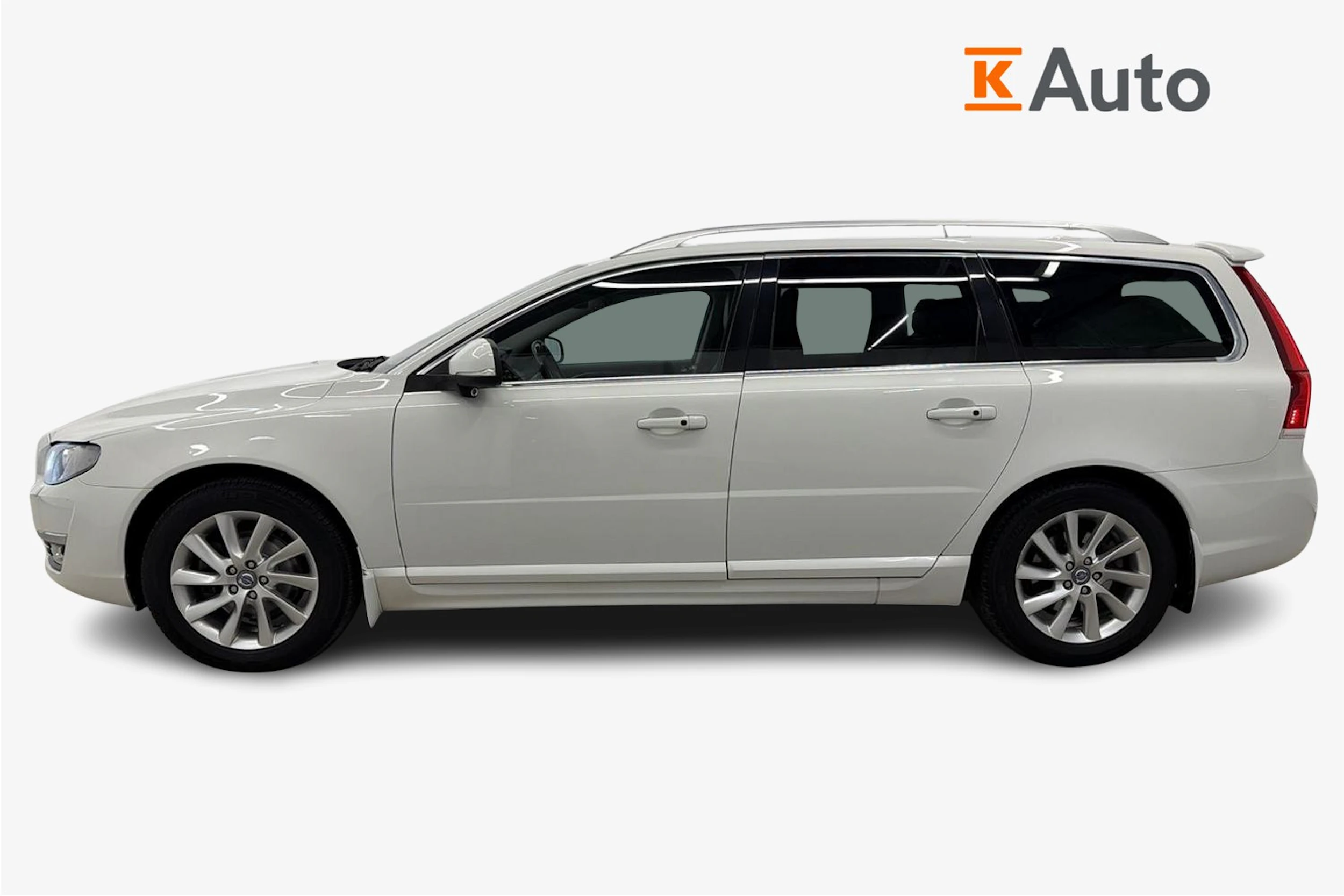 valkoinen Volvo V70 2014 kuva 8.